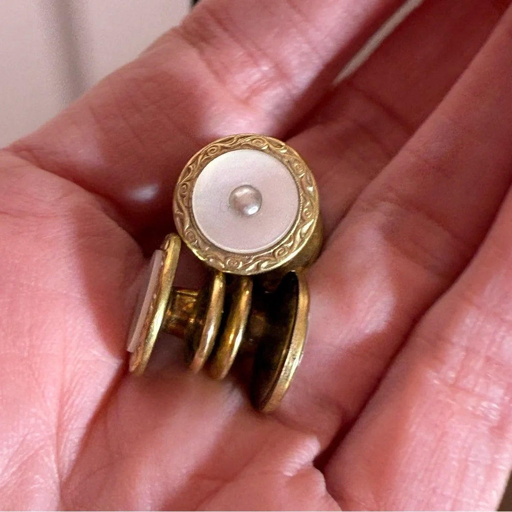 Vintage 1920-1940 Retro Art Deco Mother of Pearl etched Gold Cufflinks
